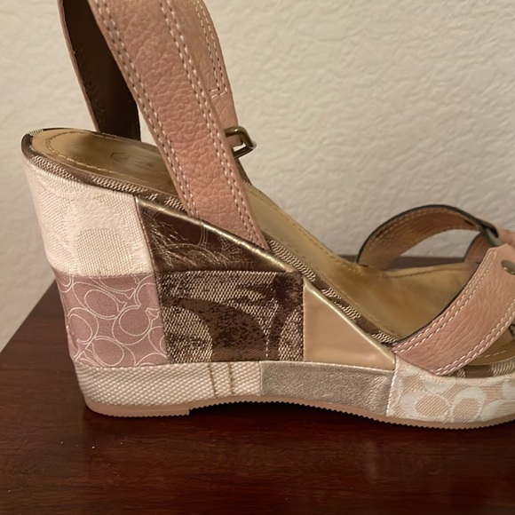 COACH  SHORES SIZE 7.5 - Picture 8 of 16